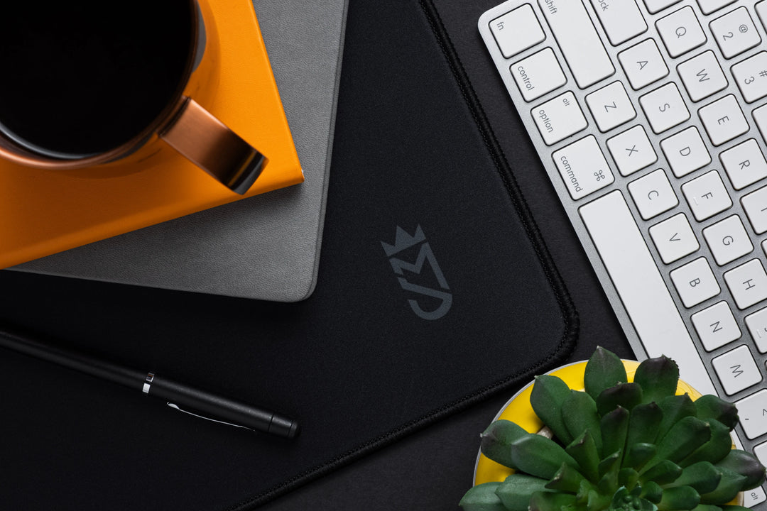 MIGHTY PURE BLACK DESKMAT